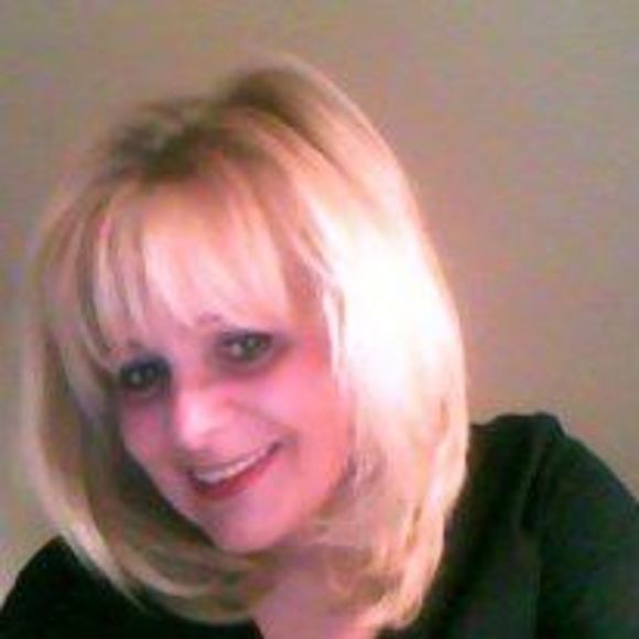 Profile Picture of Rhonda Reader (@rj3013) on Poshmark