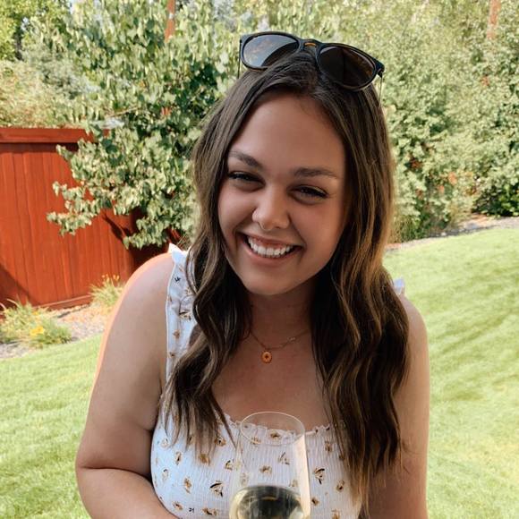 Profile Picture of Kiera Vanpatten (@kieravanpatten) on Poshmark