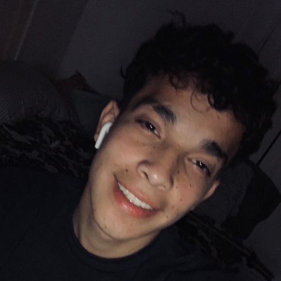 Profile Picture of Abraham Sanchez (@hadoken22) on Poshmark