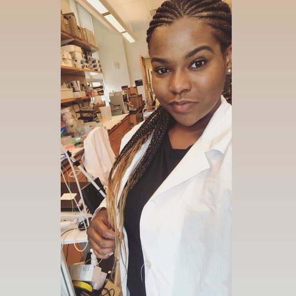 Profile Picture of Dominique Garrison (@domoalencia) on Poshmark