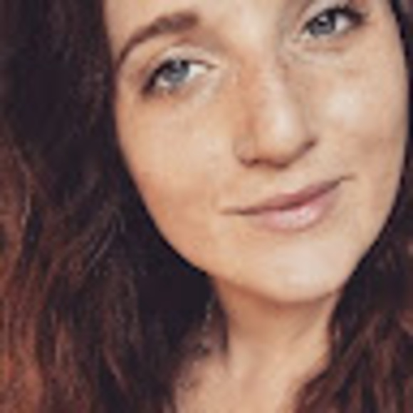 Profile Picture of Danielle Derrick (@dderrickh) on Poshmark