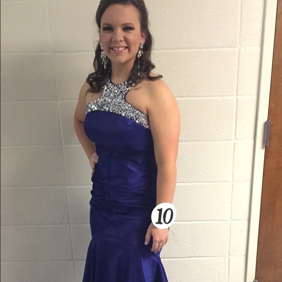 Profile Picture of Katelyn Matthews (@kmatthews0813) on Poshmark
