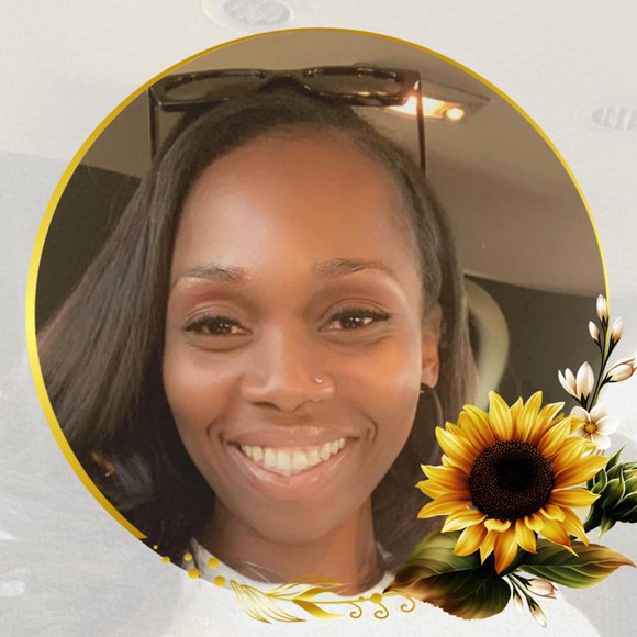 Profile Picture of Stephanie Bennett (@stephb00) on Poshmark