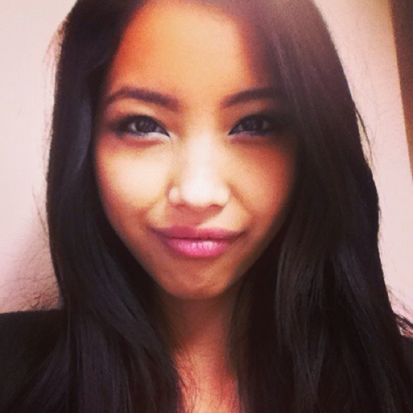 Profile Picture of Nancy Cheng (@nancy94) on Poshmark