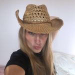 Profile Picture of Lily Holmes (@lily.aholmes) on Instagram