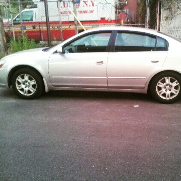 Profile Picture of Lazelle Davis (@lixxie90) on Poshmark