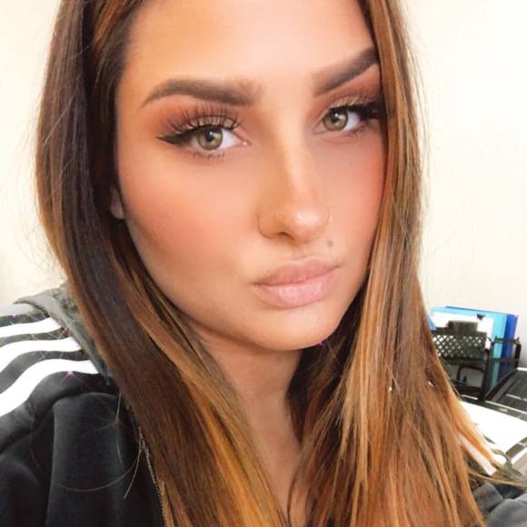 Profile Picture of Zulfia Vishnyakova (@kris9392) on Poshmark