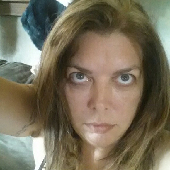 Profile Picture of Cindy Browning (@csb1970) on Poshmark