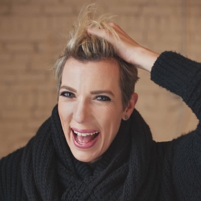 Profile Picture of Carrie Montgomery (@stylebymonty) on Twitter