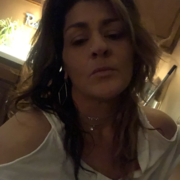 Profile Picture of Joann Bradley (@bradbuggs) on Poshmark