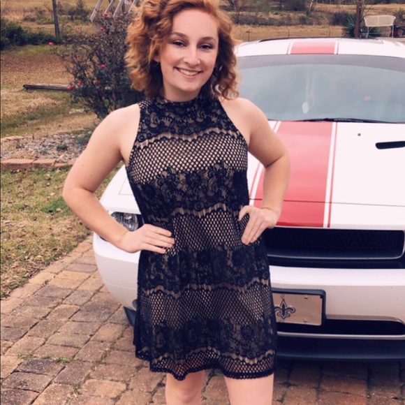 Profile Picture of Ashley Clogher (@ashleyclogher27) on Poshmark