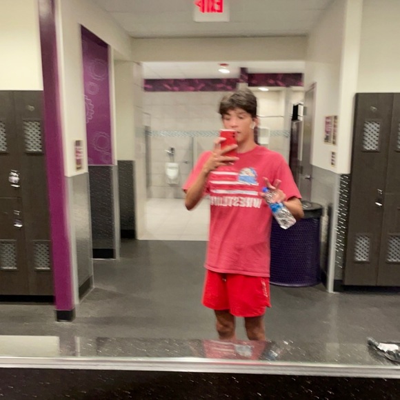 Profile Picture of Zachary Lopez (@zachary_slopez) on Poshmark