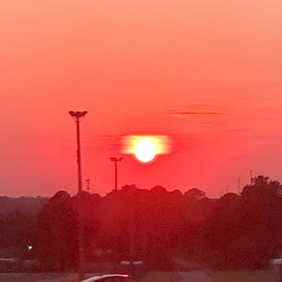 Profile Picture of Emely Cabrera (@e_m_e_l_y) on Poshmark