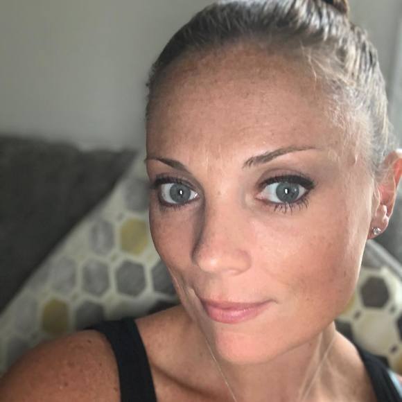 Profile Picture of Tricia Huwer (@triciahuwer) on Poshmark