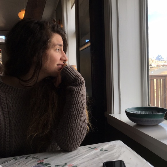 Profile Picture of Beth Gathright (@bgath) on Poshmark