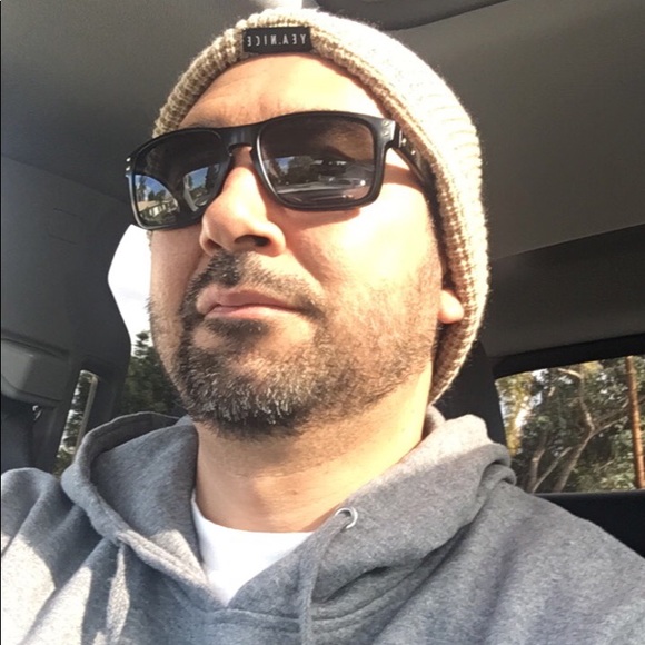 Profile Picture of Isaac Soto (@sotois80) on Poshmark