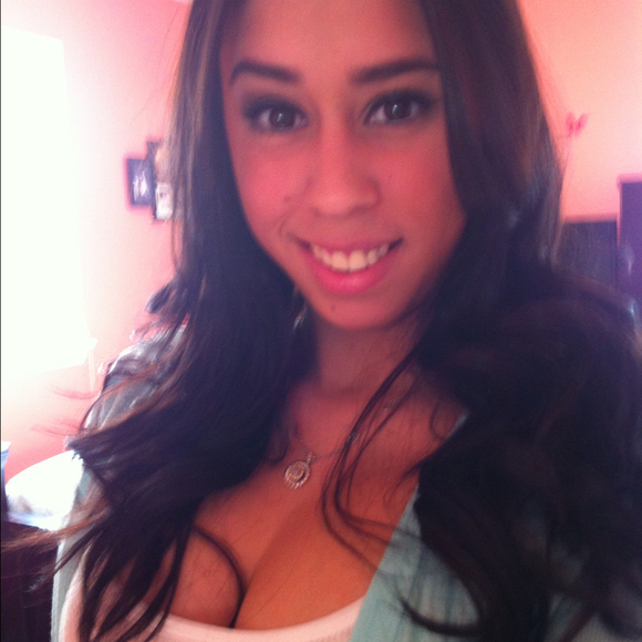 Profile Picture of Michelle Alarcon (@cleverone22) on Poshmark