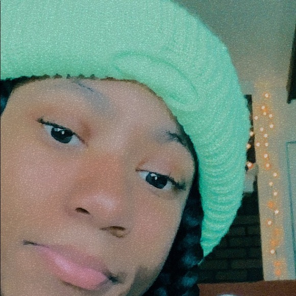 Profile Picture of Kelsie Martin (@kelsiemartin389) on Poshmark