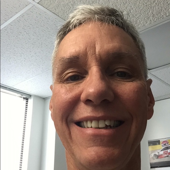 Profile Picture of Andrew Gumieny (@gumienya3969) on Poshmark