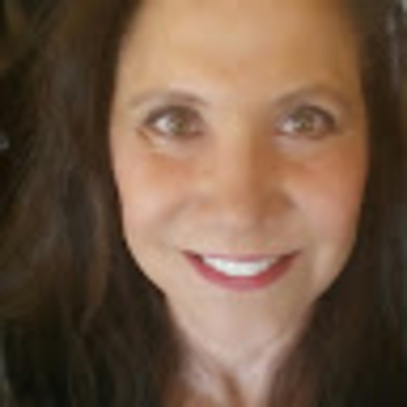 Arhline Aliotti - Poshmark Profile Picture of Arhline Aliotti (@pecoaliotti) on Poshmark