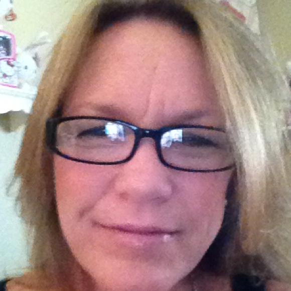 Profile Picture of Tara Devlin (@tarasue08) on Poshmark