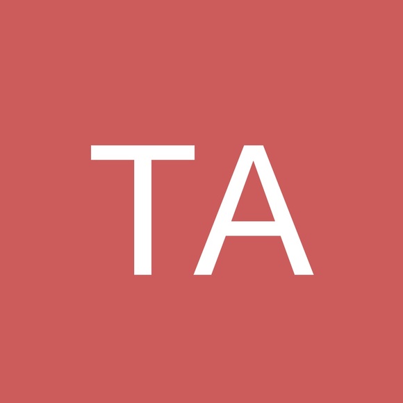 Profile Picture of Travers Amber (@tratf_398rpw56n) on Poshmark