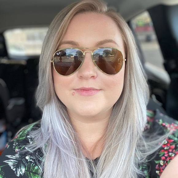 Profile Picture of Jenna Orzelek (@jennaorz) on Poshmark