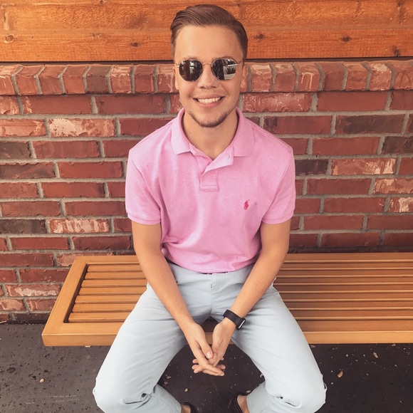 Profile Picture of Dylan Delesk (@dylandelesk) on Poshmark