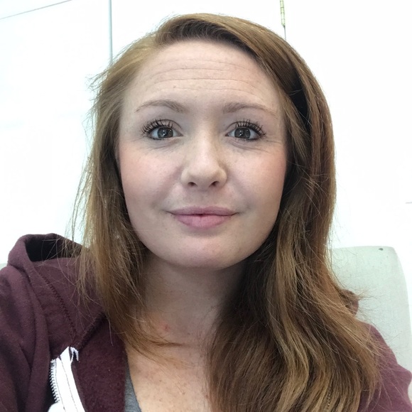 Profile Picture of Meredith Sharp (@sharpmere16) on Poshmark