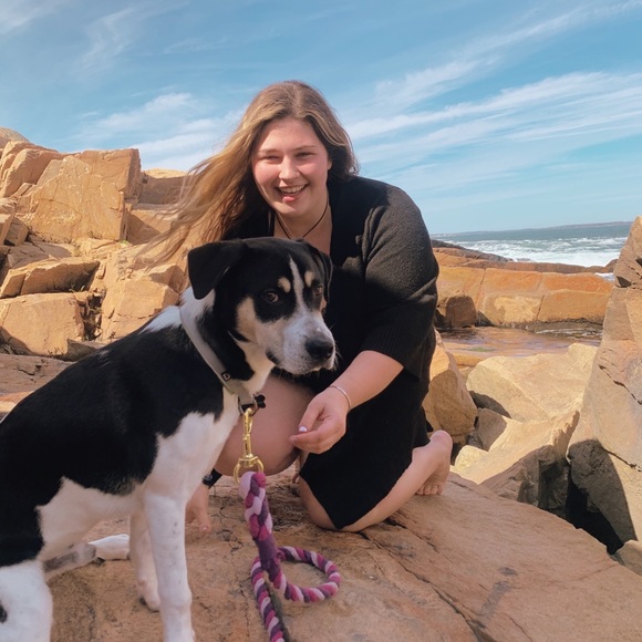 Profile Picture of Ann Seaback (@paigeseaback) on Poshmark