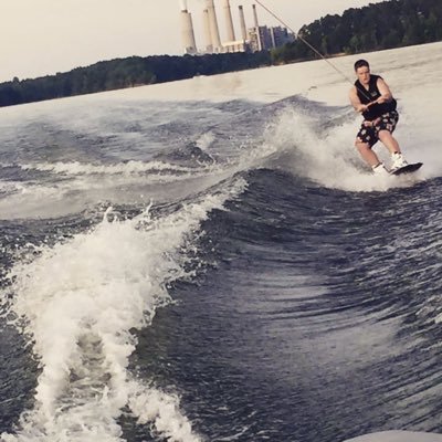 Profile Picture of Matthew Dew  🧜‍♂️ 🐉 🐲 (@MatthewDew14) on Twitter