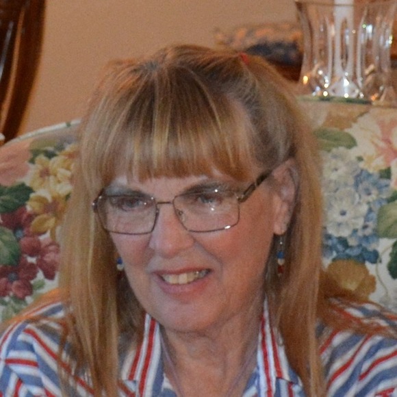 Profile Picture of Carol Frazier (@darkstarcrystal) on Poshmark