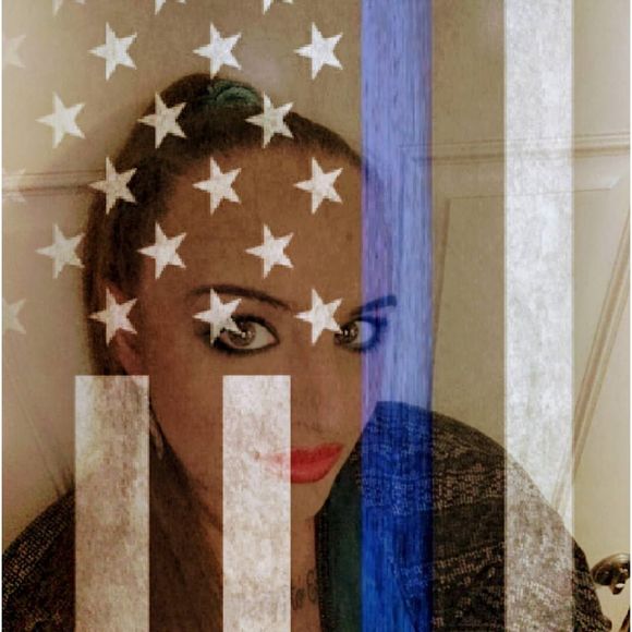 Profile Picture of Ashley Rodrigues (@arodrigues1016) on Poshmark