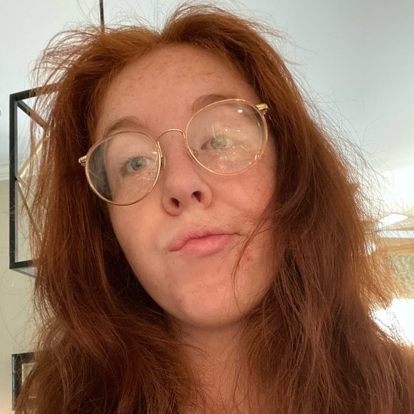 Profile Picture of Hannah Avent (@h_avent) on Poshmark