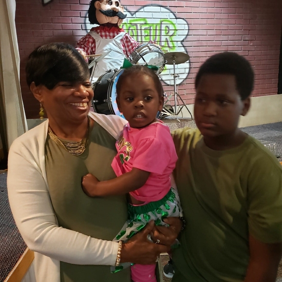 Profile Picture of Genice Harris (@genice_harris) on Poshmark