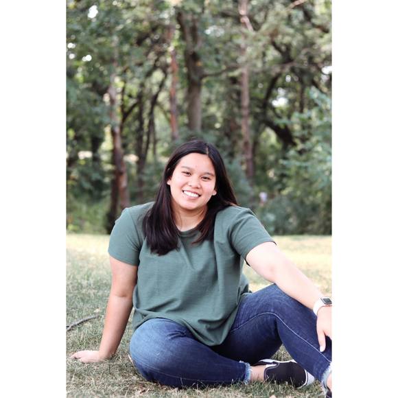 Profile Picture of Aleah Paja (@aleahpaja) on Poshmark