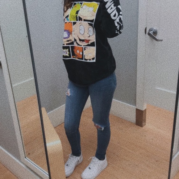 Profile Picture of Lauren Walasinski (@walasinski) on Poshmark