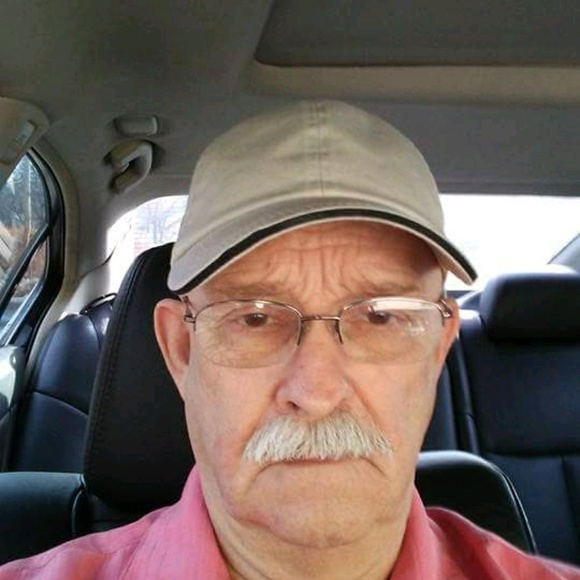 Profile Picture of Glenn Gray (@gwgray0584) on Poshmark