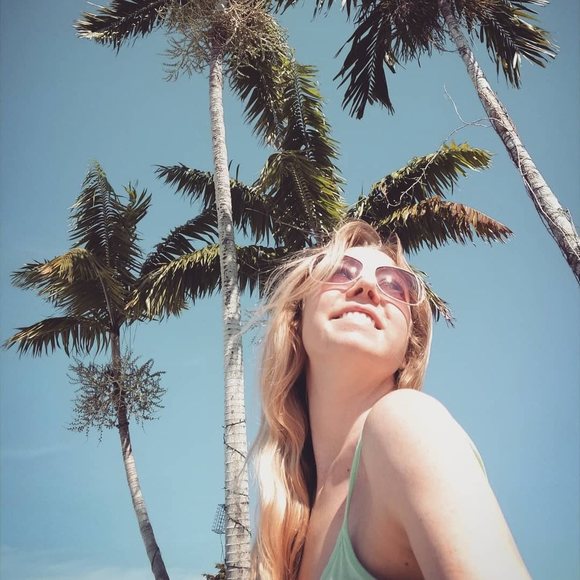 Stephanie Myland - Poshmark Profile Picture of Stephanie Myland (@eangel0724) on Poshmark