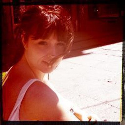Profile Picture of Viola Crellin-Davies (@KoKoKitscha) on Twitter