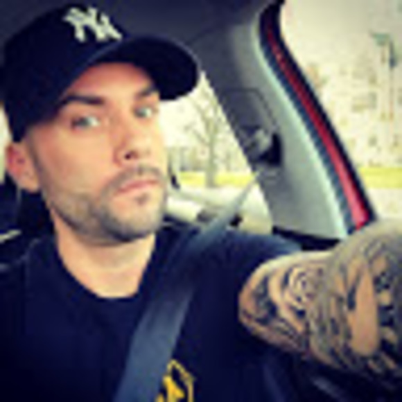 Profile Picture of Eric Tomascik (@erict2424) on Poshmark