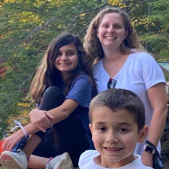 Profile Picture of Liz Dipierro (@lizdipierro) on Poshmark