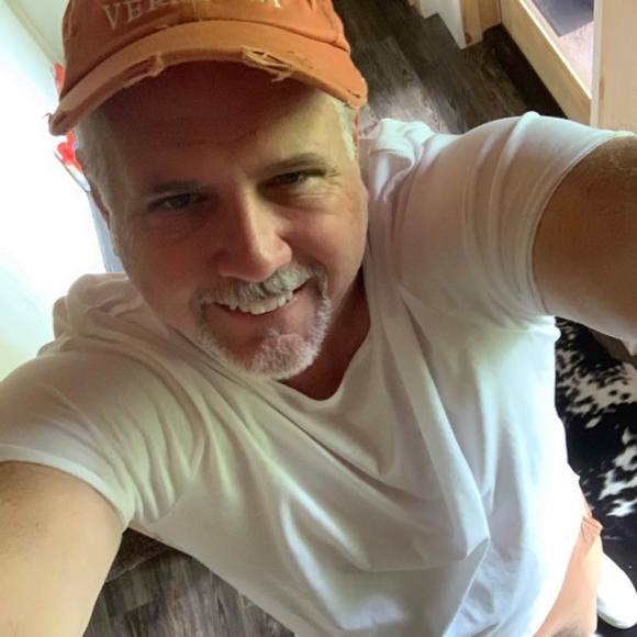 Profile Picture of Eric Hare (@erichare) on Poshmark