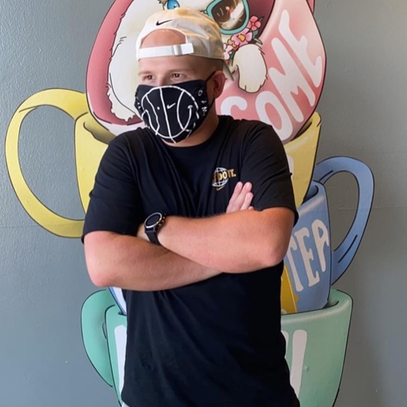 Profile Picture of Dylan Burrell (@dburrell28) on Poshmark