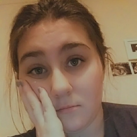 Profile Picture of Kyla Adamick (@kylaadamick) on Poshmark