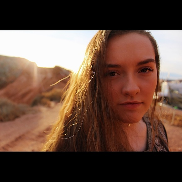 Profile Picture of Kendyl Boyer (@kendylboyer) on Poshmark