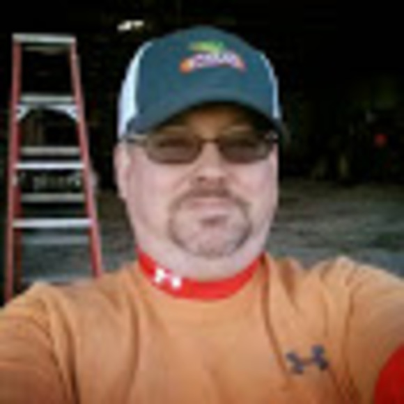 Profile Picture of Robert Cullison (@rcullison21) on Poshmark