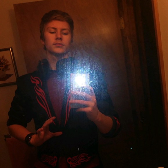 Profile Picture of Grant Gibbs (@flyless) on Poshmark