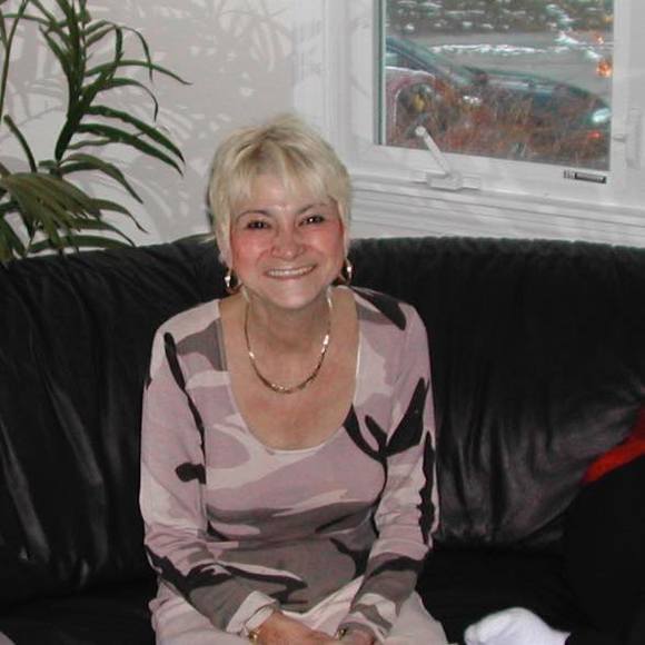 Profile Picture of Janet Butts (@janetbutts) on Poshmark