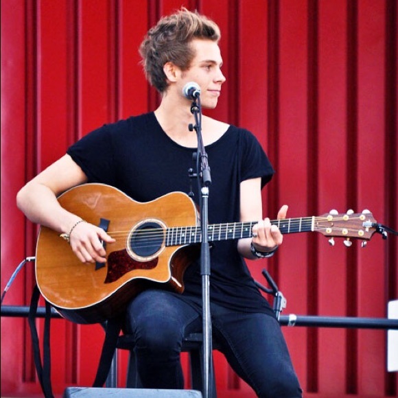 Profile Picture of Jenna Coffey (@jennacoffey5) on Poshmark